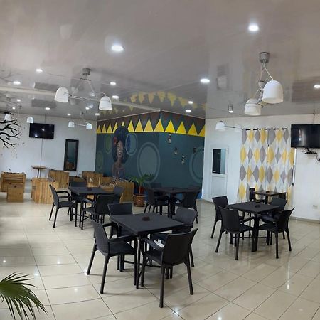 Sky Inn Hotel Freetown Eksteriør billede